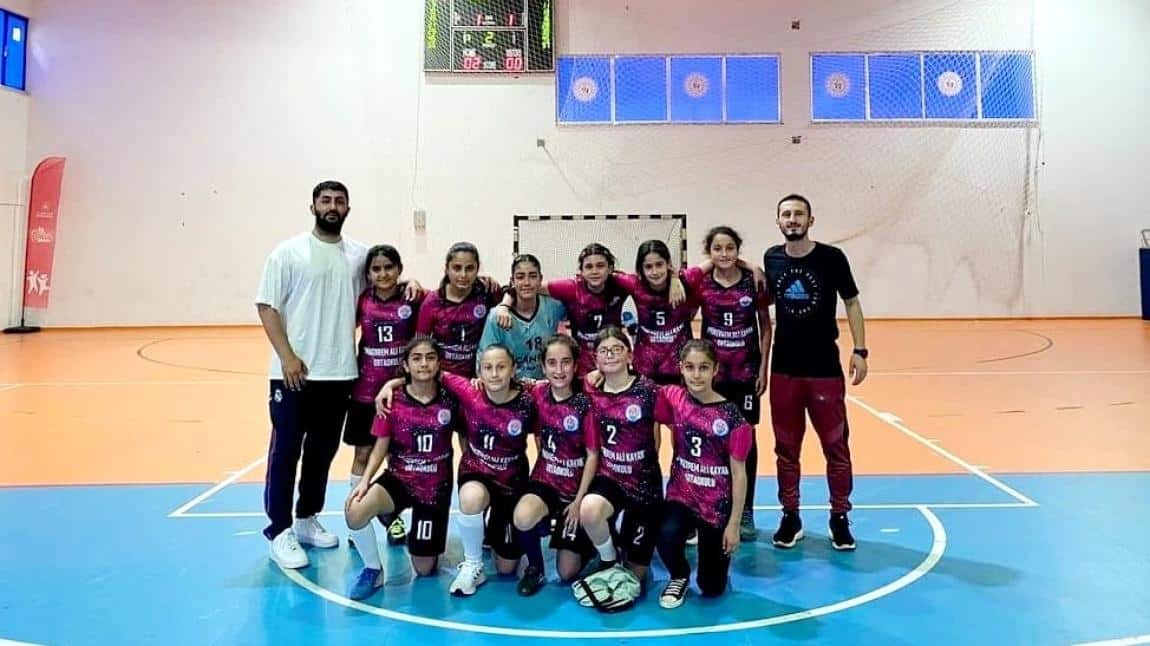 Küçük Kızlar Futsal Takımımız İl Finallerinde